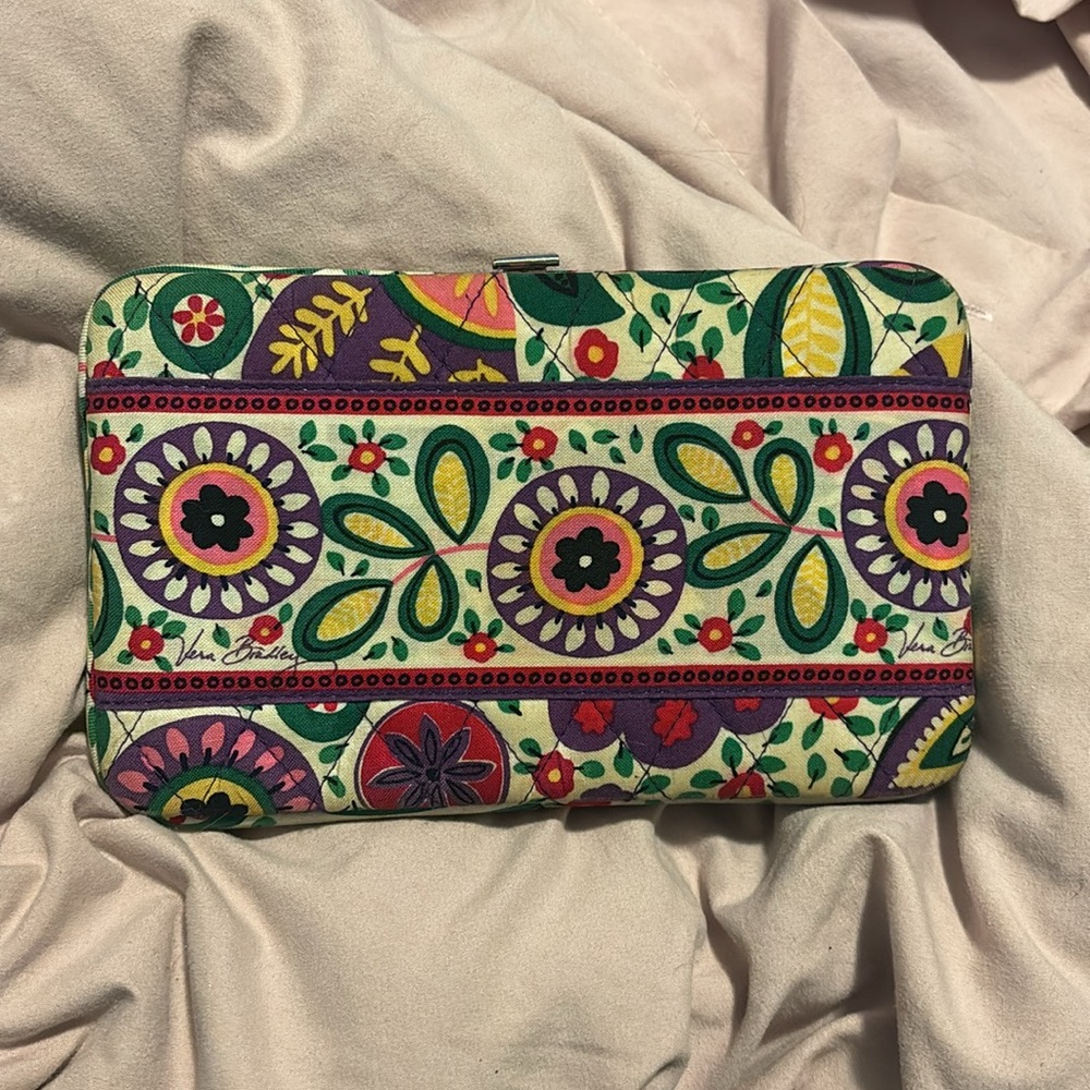 Vera Bradley Viva La Vera hard clasp wallet